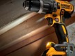 Taladro Percutor Dewalt Inalámbrico Dcd796b-b3 13mm 20v