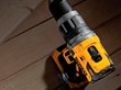 Taladro Percutor Dewalt Inalámbrico Dcd796b-b3 13mm 20v