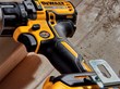 Taladro Percutor Dewalt Inalámbrico Dcd796b-b3 13mm 20v